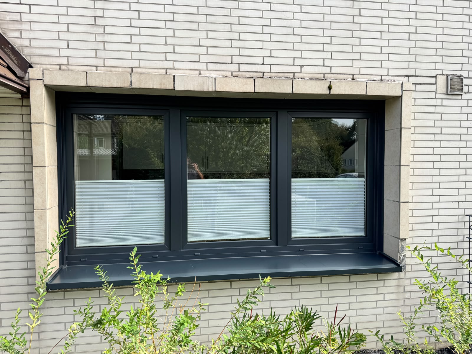 3-Flügelige Fensteranlage RAL 7016 Anthrazit Außenansicht